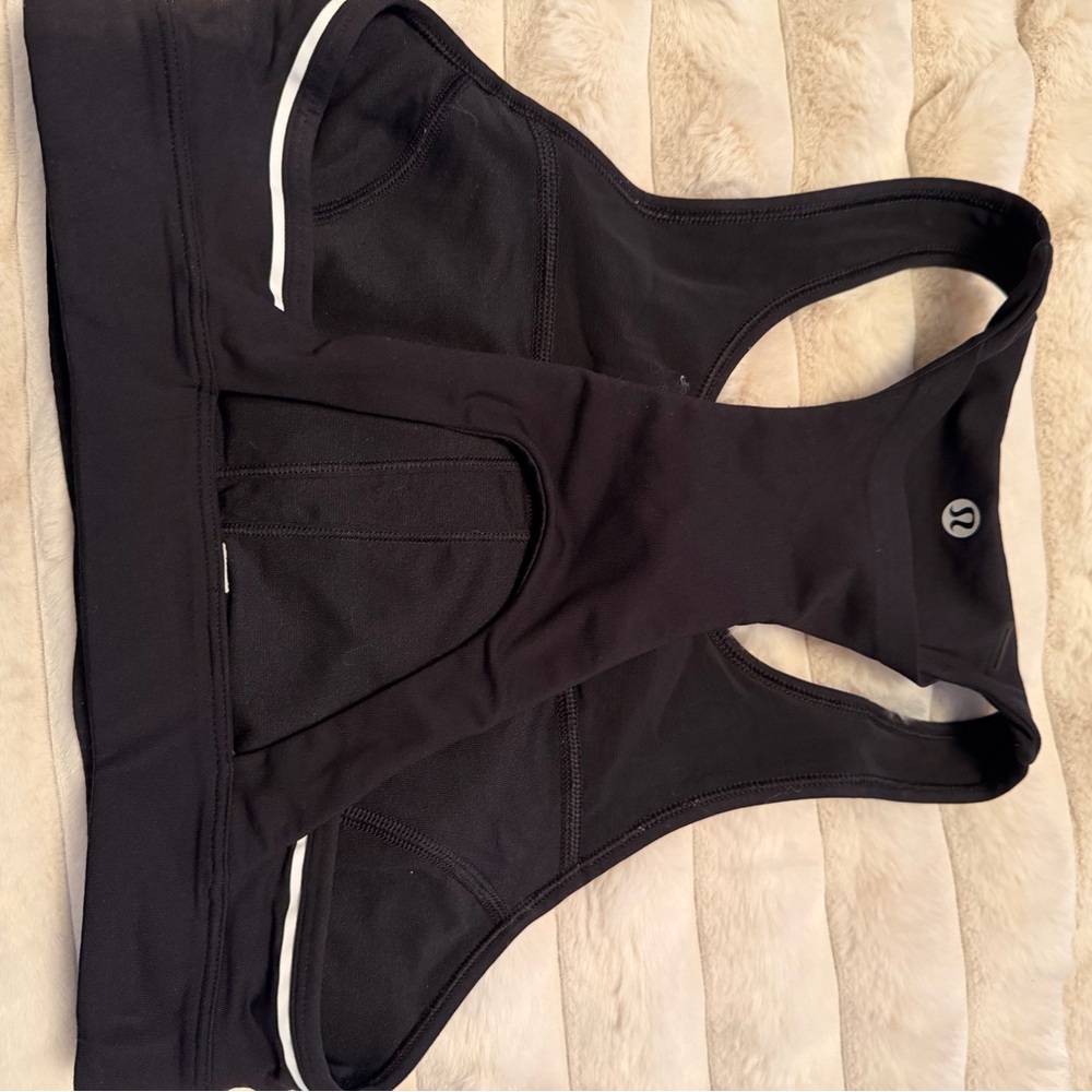 Lululemon Athletica Black and White Sports Bra- SIZE 4